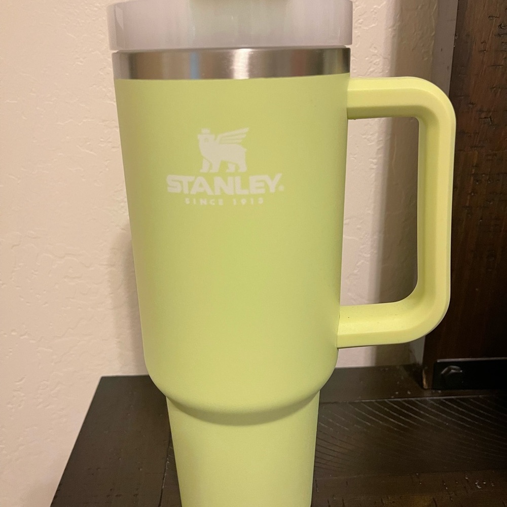 Stanley - OG 40 oz Citron New No Tags - Picture 8 of 9